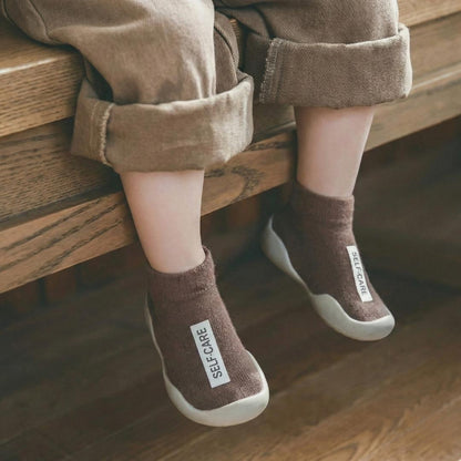 נעלי חוקרים קטנטנים 🧭